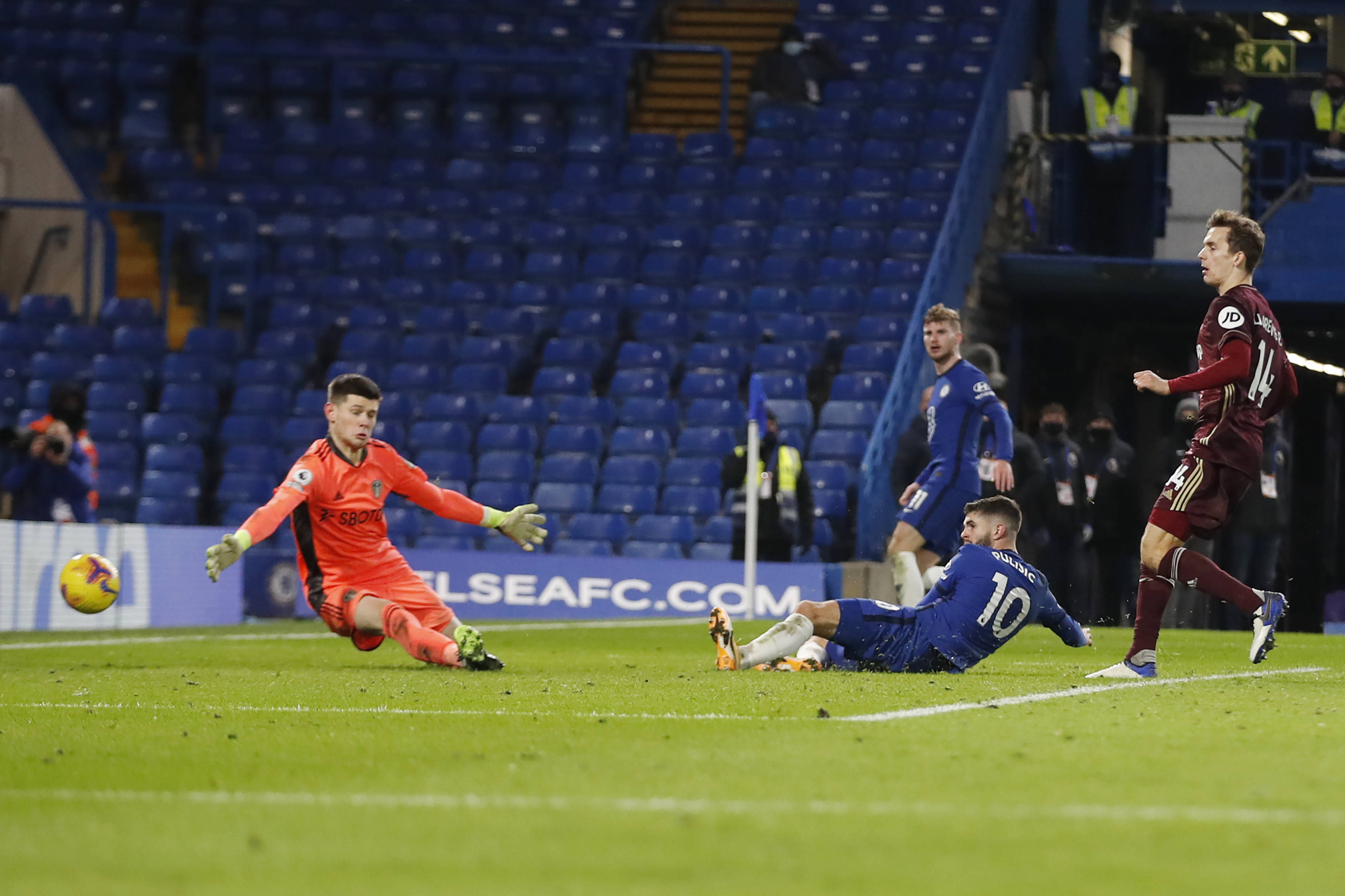 中表现出色 中表现出色